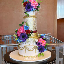JENNA VINTAGE - Handcrafted florals and gold vintage accents
