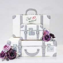 EMILY LUGGAGE -Sculpted wedding cake with our handcrafted florals